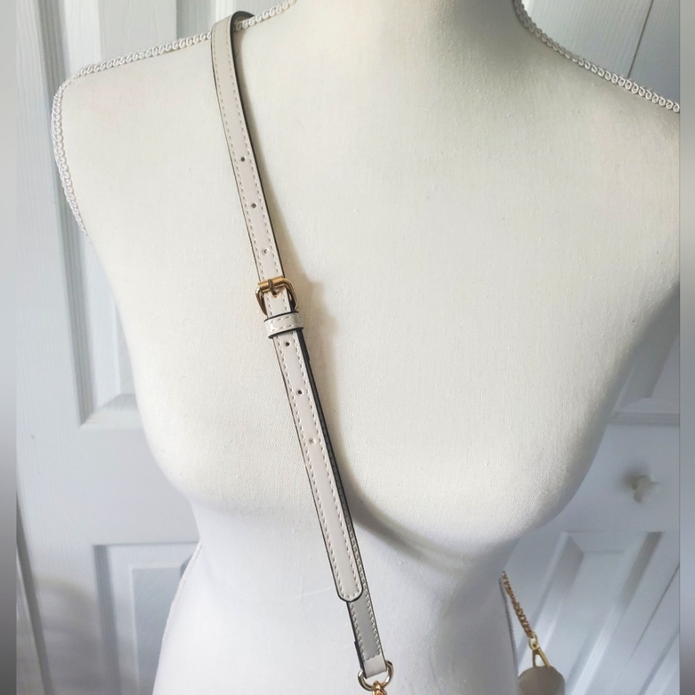 Steve Madden, Briley Patent Clutch - Picture 6 of 8